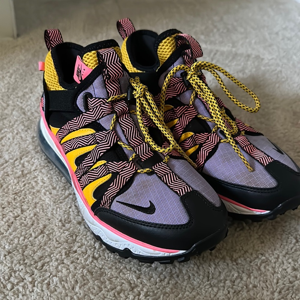 Nike Bowfin Sneaker